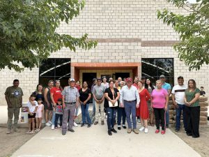 Entrega de material de mejoramiento de vivienda COVES.