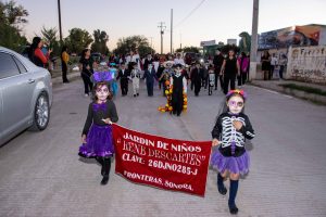 Desfile de catrines y catrinas de Fronteras