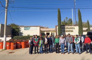 Entrega de barricas en Esqueda