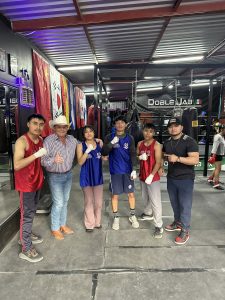 Entrega de uniformes a la selección de boxeo amateur de Esqueda